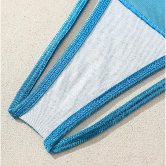 Open Back Butterfly Embroidered
Ouvert panty nwt 
Blue - Picture 6 of 9